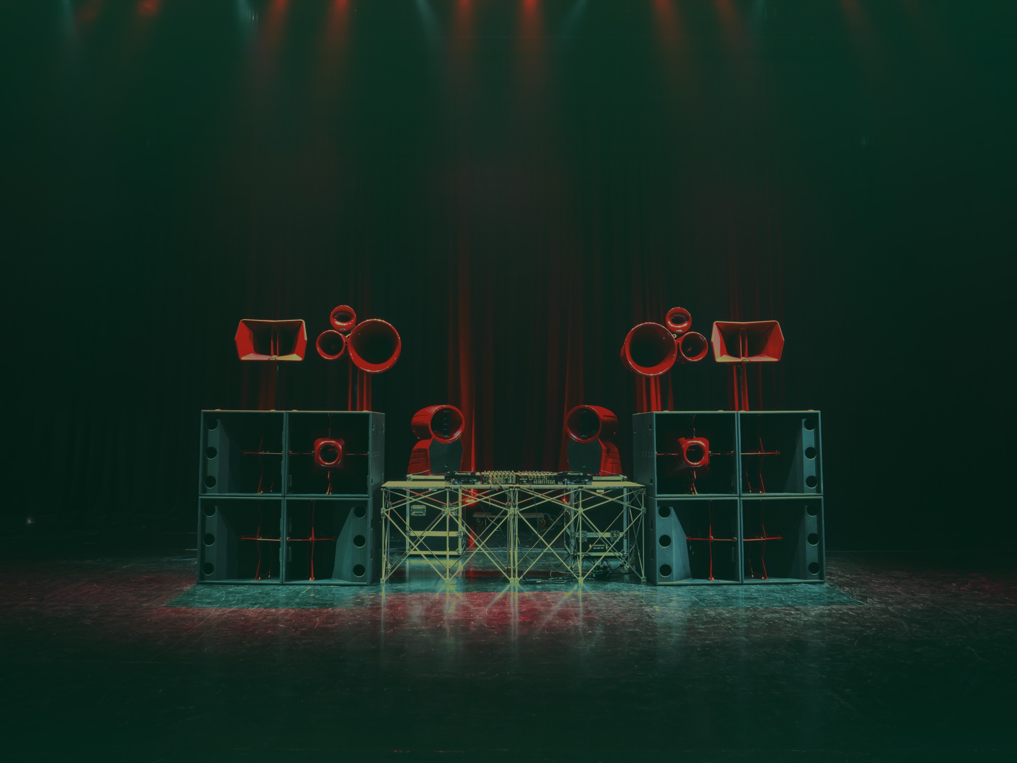 Alba Integrate sound system on stage